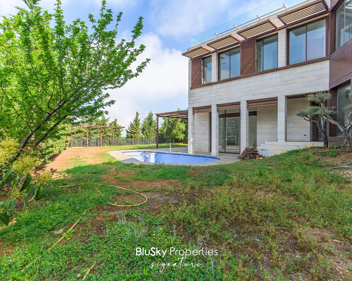 Villa 1,200m² with Garden for Sale in Qonnabet Broumana — الصورة 2