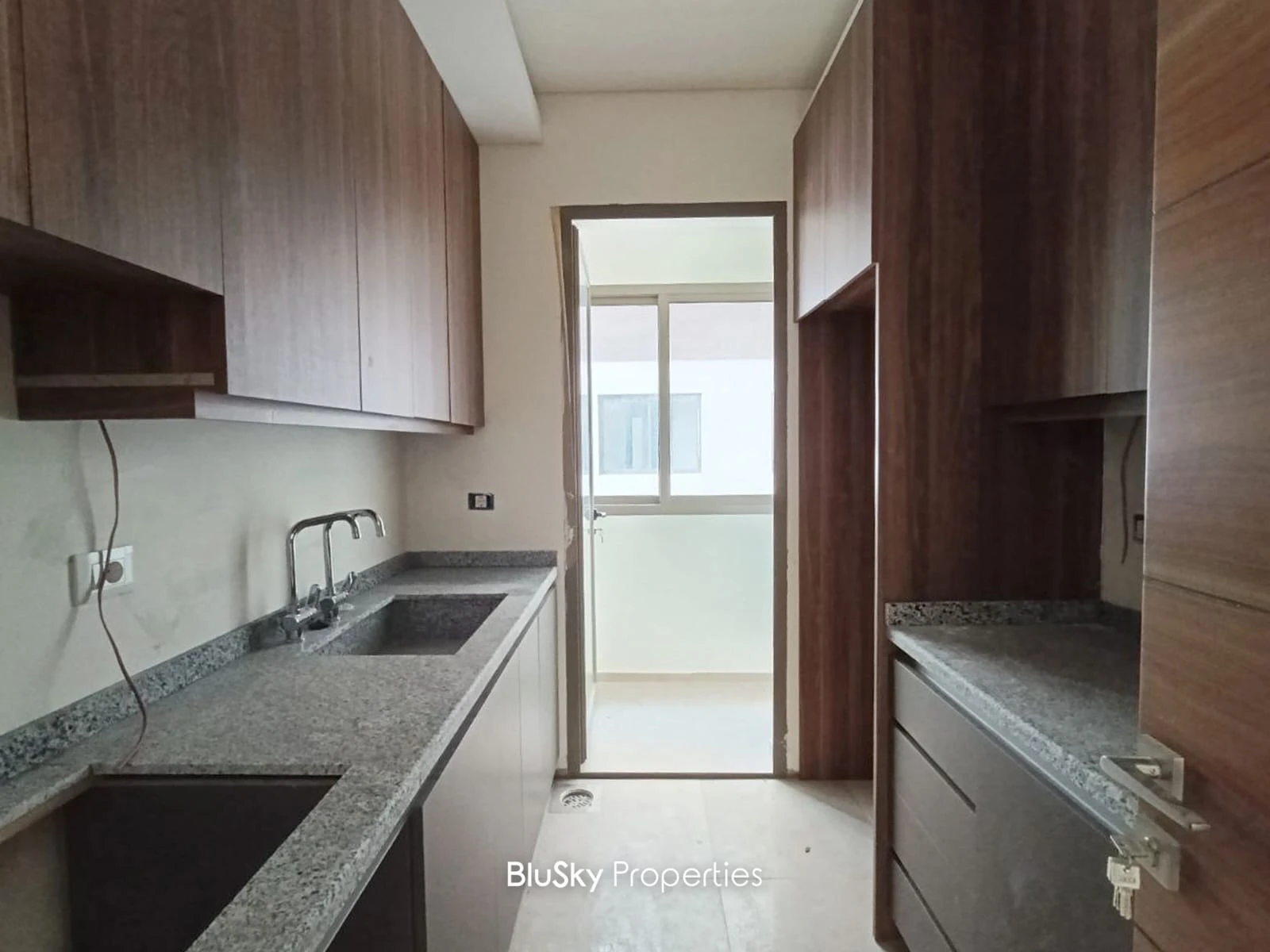 Apartment 120m² with Balcony for Sale in Qonnabet Broumana — photo 2