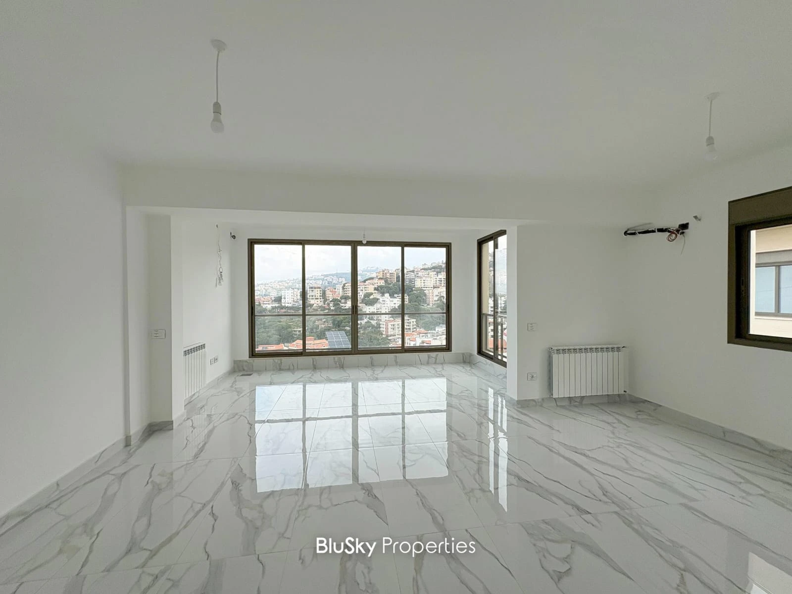 Apartment 140m² with Roof for Sale in Qonnabet Broumana