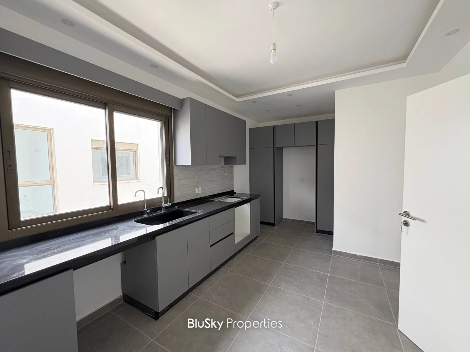 Apartment 140m² with Roof for Sale in Qonnabet Broumana — الصورة 3