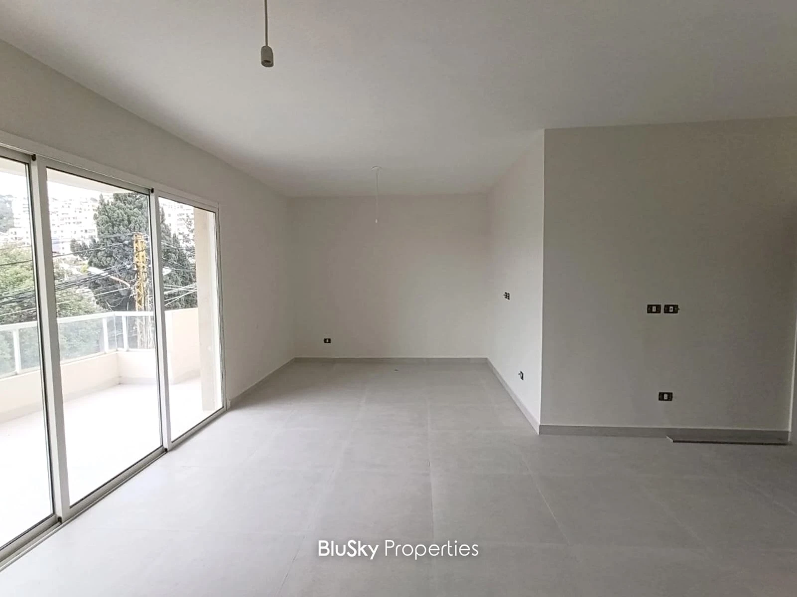 Apartment 155m² with Sea View for Sale in Qonnabet Broumana