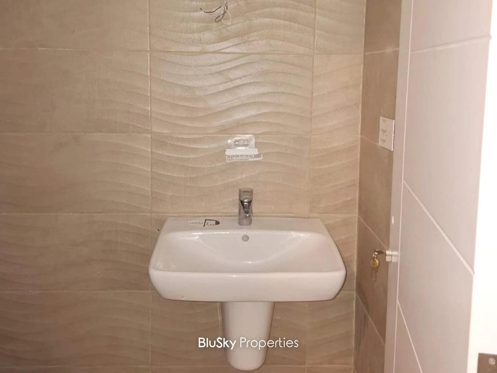 Apartment 163m² with Mountain View for Sale in Qonnabet Broumana — الصورة 5