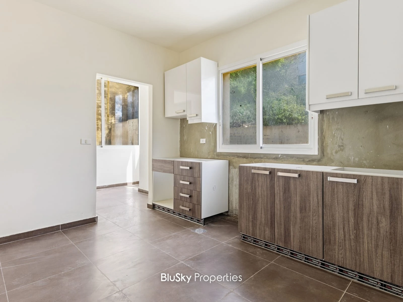 Apartment 175m² with Terrace for Sale in Qonnabet Broumana — الصورة 5