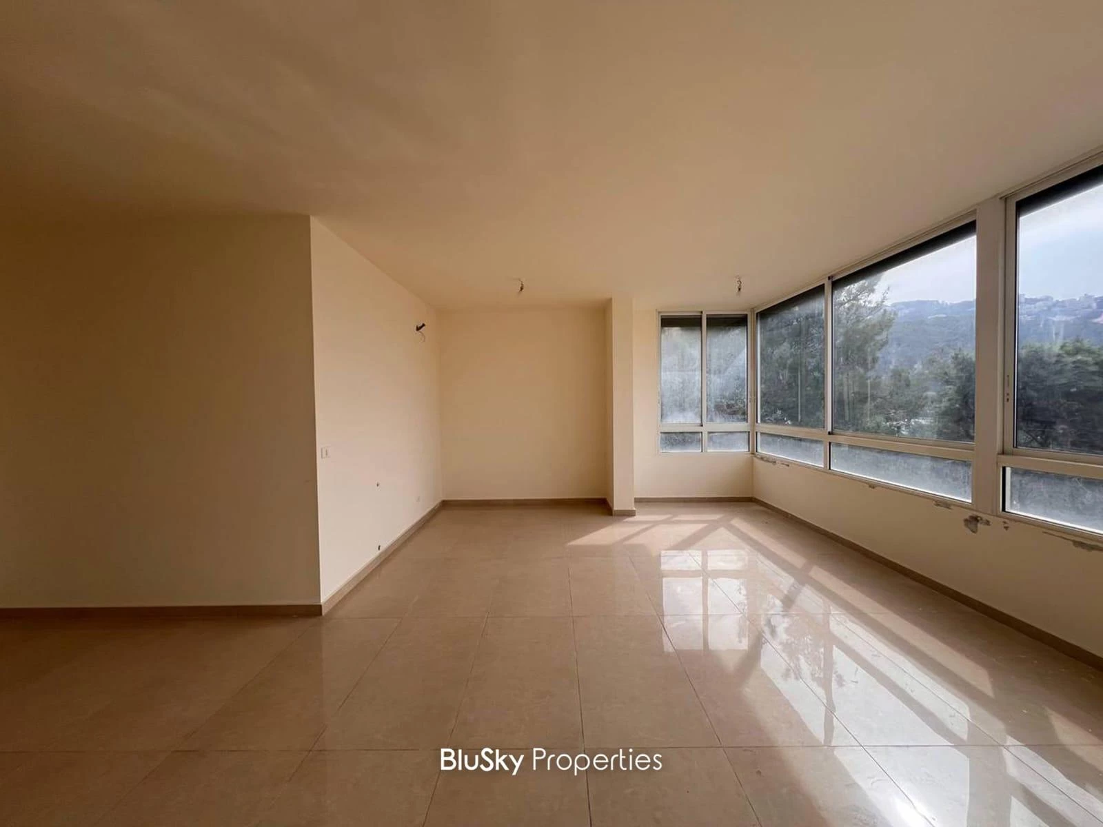 Apartment 180m² Terrace for Sale in Qonnabet Broumana