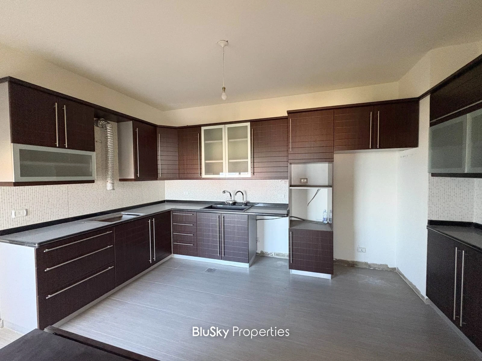 Apartment 200m² with Sea View for Sale in Qonnabet Broumana — photo 3