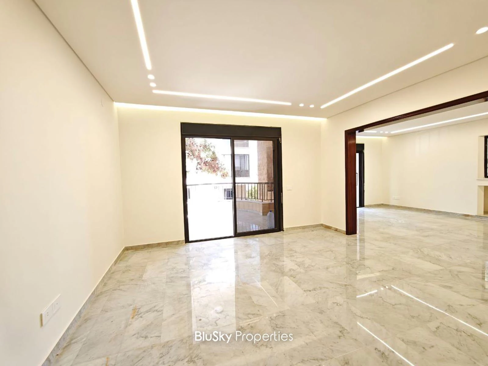 Apartment 240m² Mountain View for Rent in Qonnabet Broumana