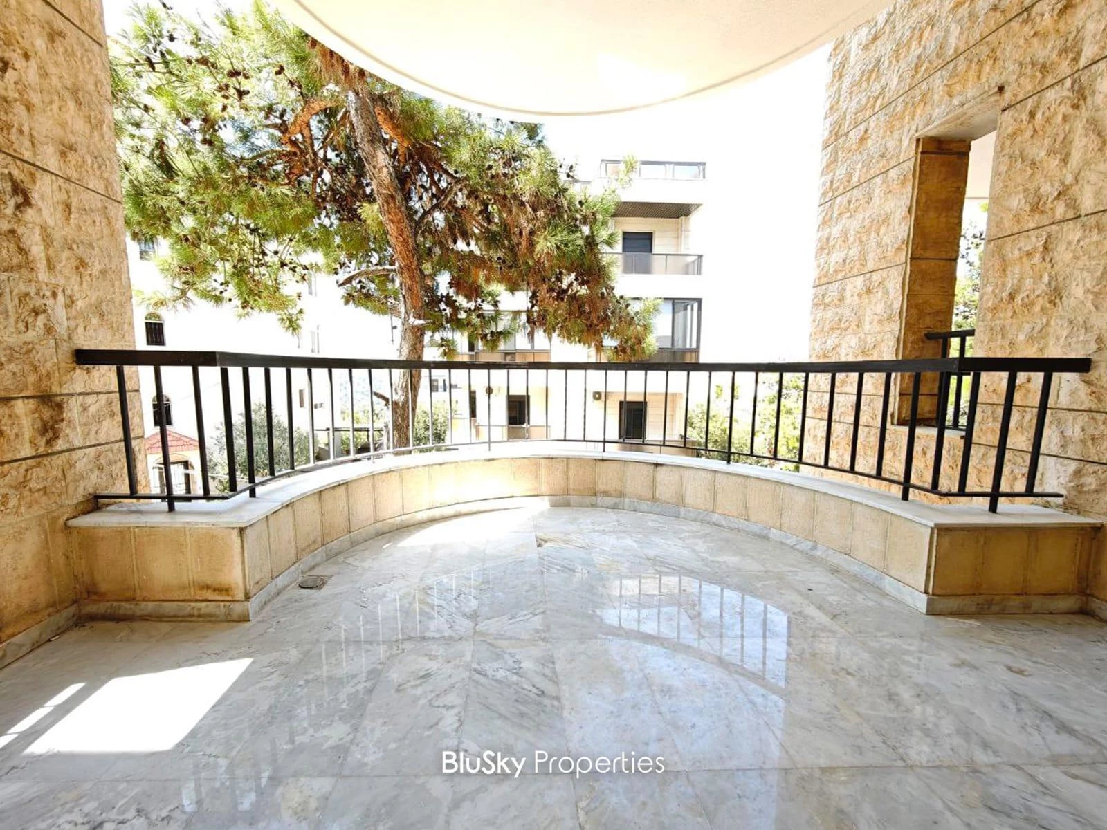 Apartment 240m² Mountain View for Rent in Qonnabet Broumana — الصورة 3