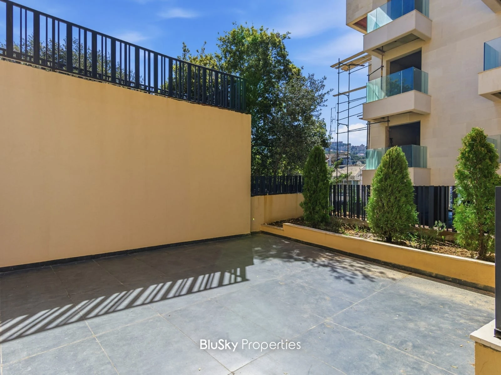 Apartment 240m² with Garden for Sale in Qonnabet Broumana — photo 2