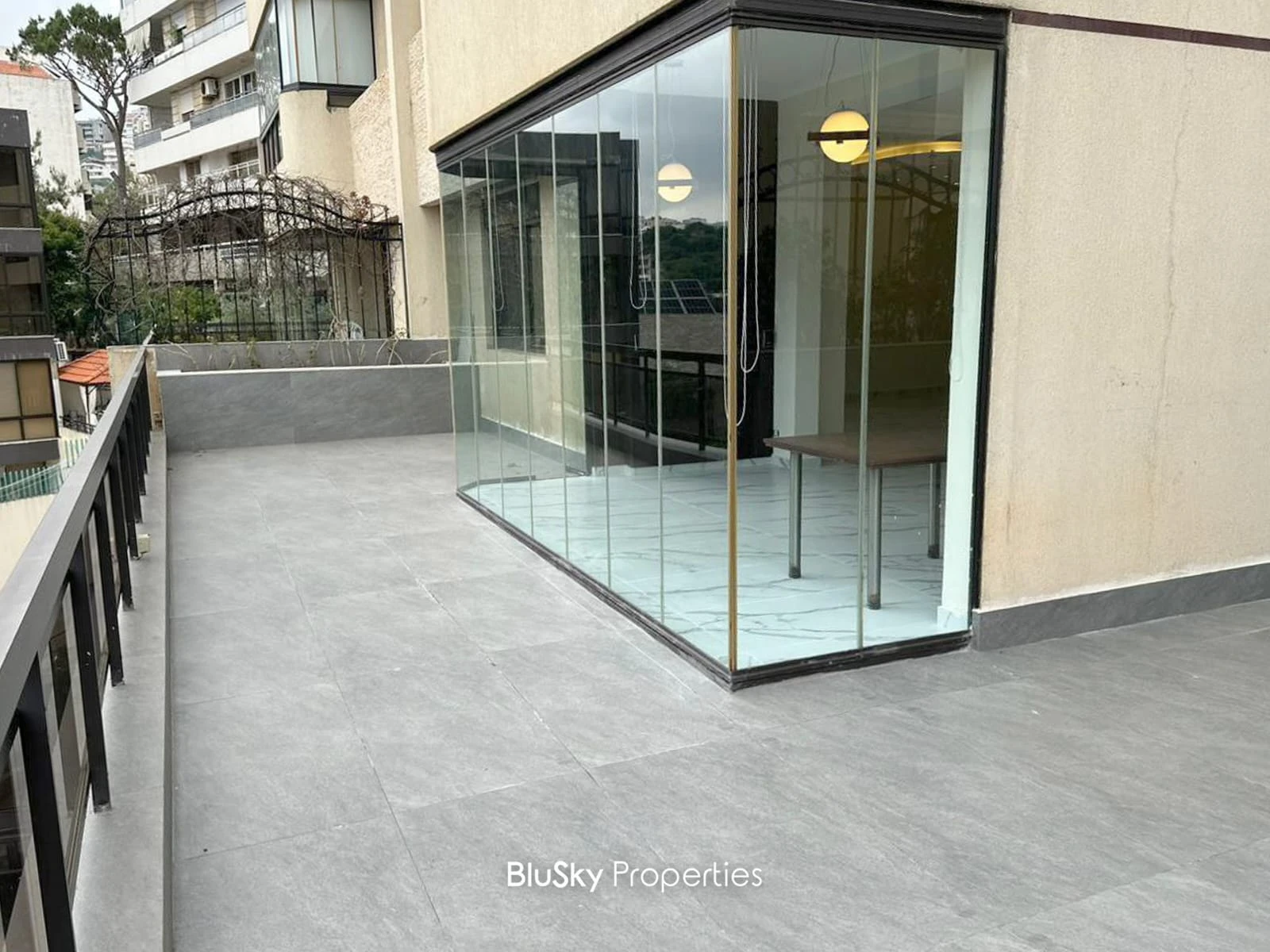 Apartment 250m² with Terrace for Sale or Rent in Qonnabet Broumana — الصورة 2