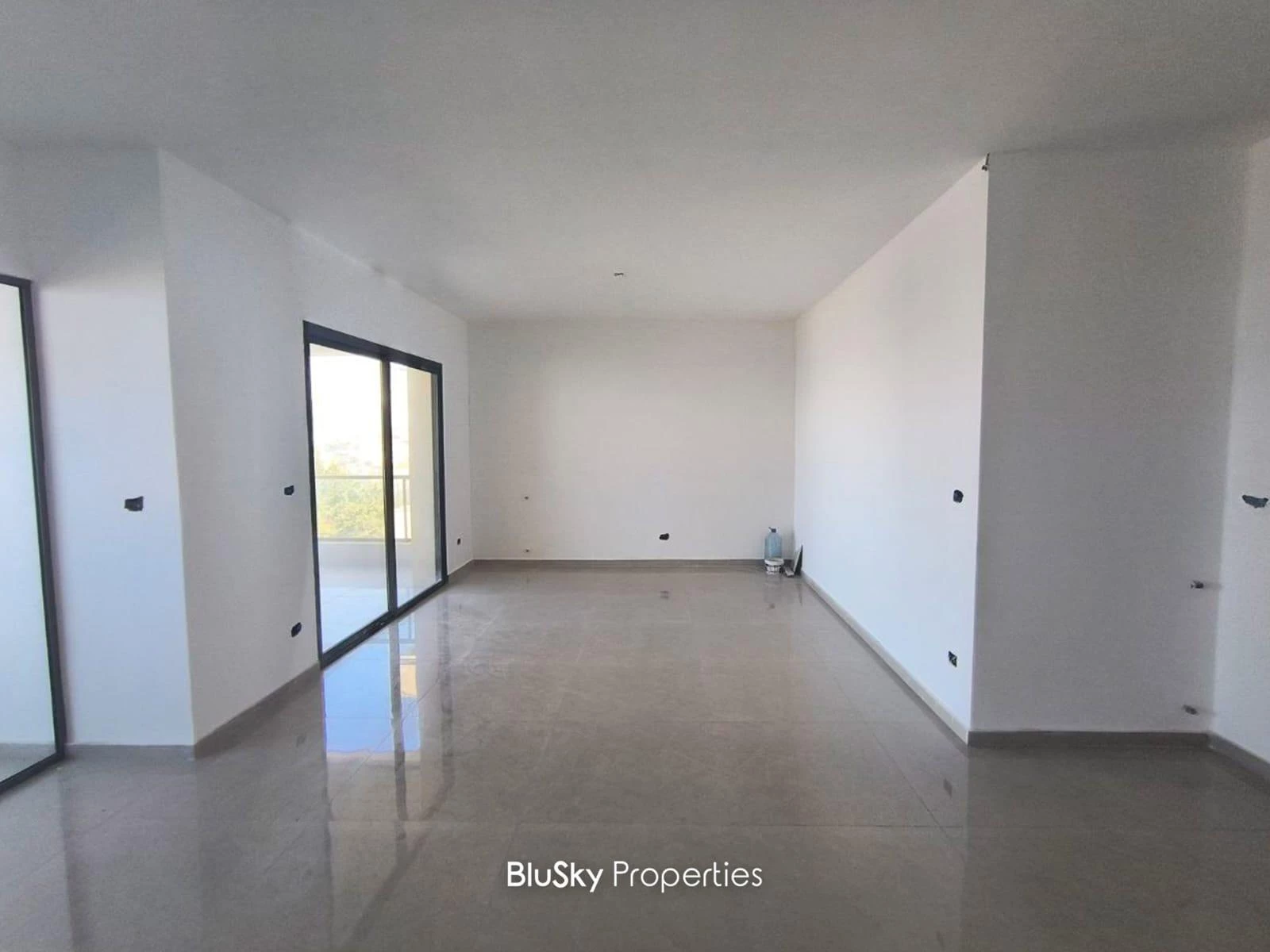 Apartment 150m² Balcony for Sale in Qornet Chehwan