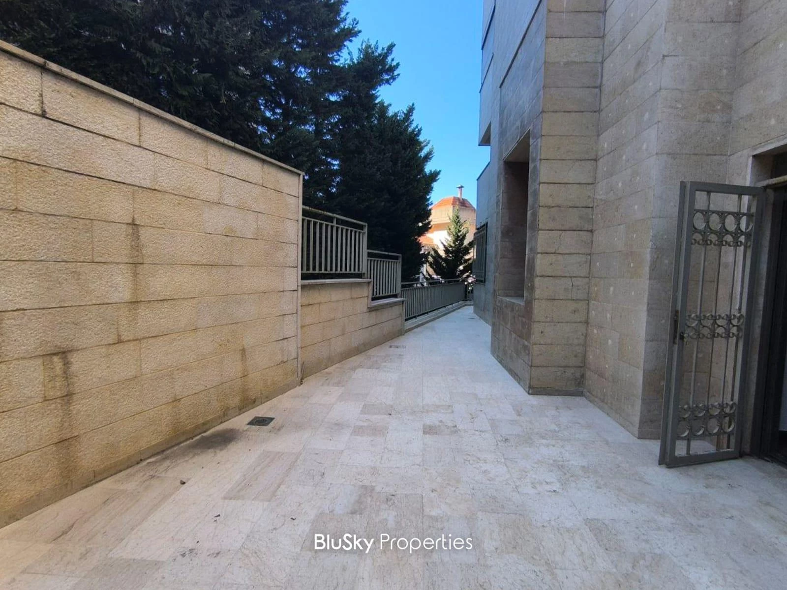 Apartment 165m² Terrace for Sale in Qornet Chehwan — photo 2