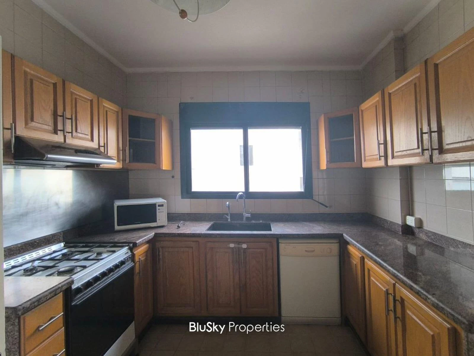 Apartment 215m² Sea View for Sale in Qornet Chehwan — photo 4