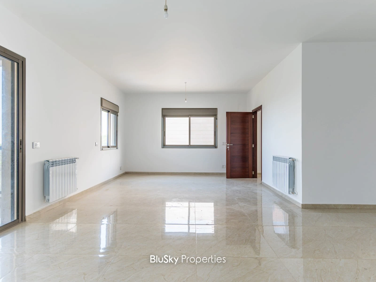 Apartment 170m² with Balcony for Sale in Qornet El Hamra — الصورة 2