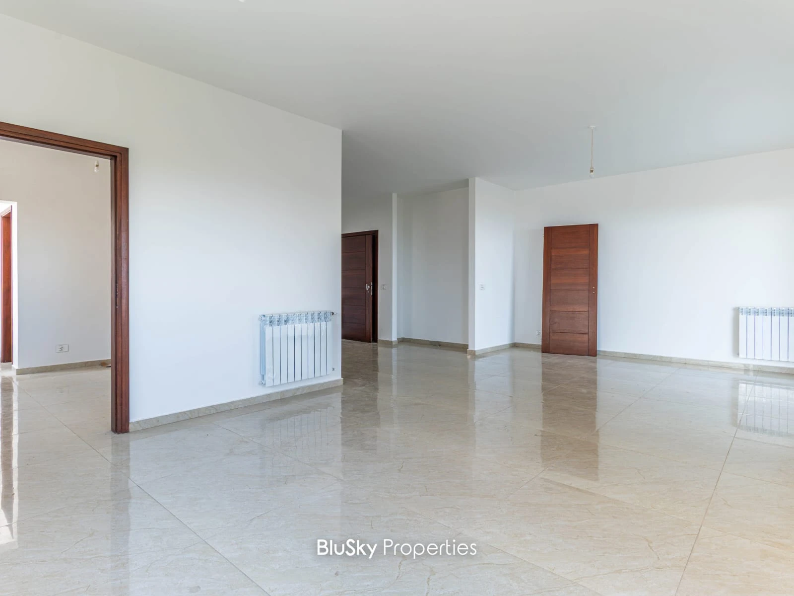 Apartment 170m² with Balcony for Sale in Qornet El Hamra — الصورة 4