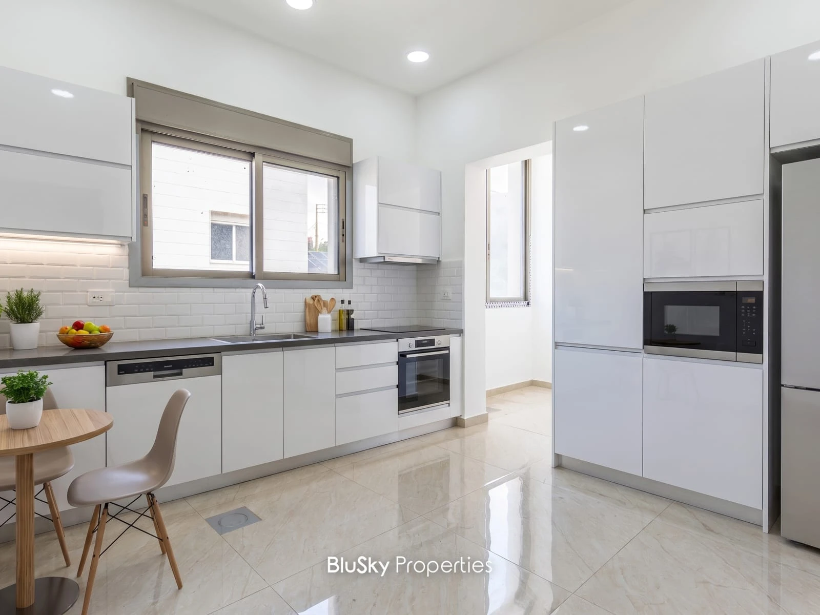 Apartment 170m² with Balcony for Sale in Qornet El Hamra — الصورة 5