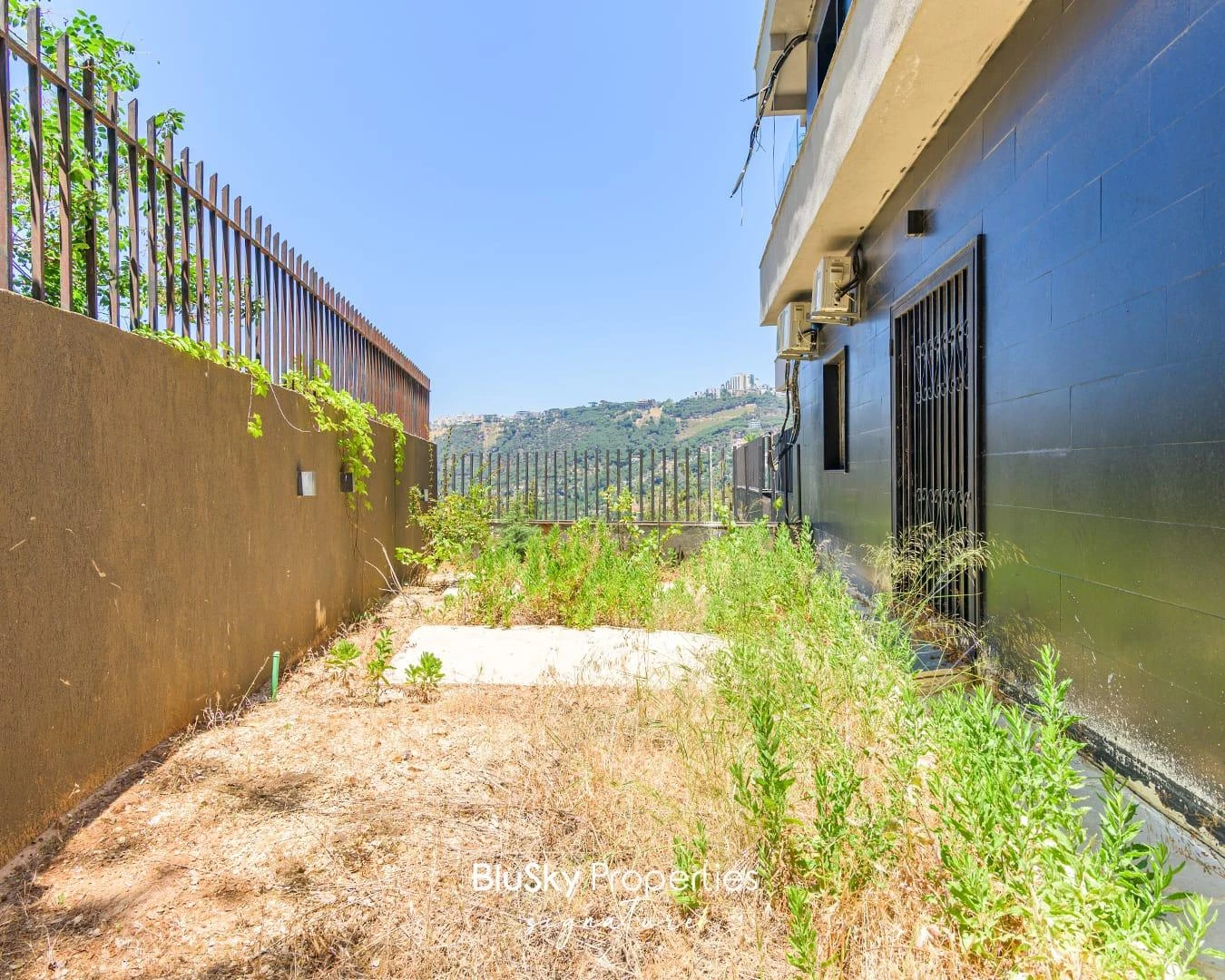 Apartment 500m² Garden for Rent in Qortada — الصورة 4