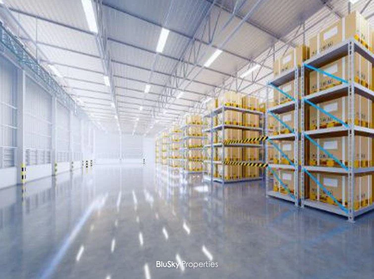 Warehouse 1000m² for Sale in Rabieh