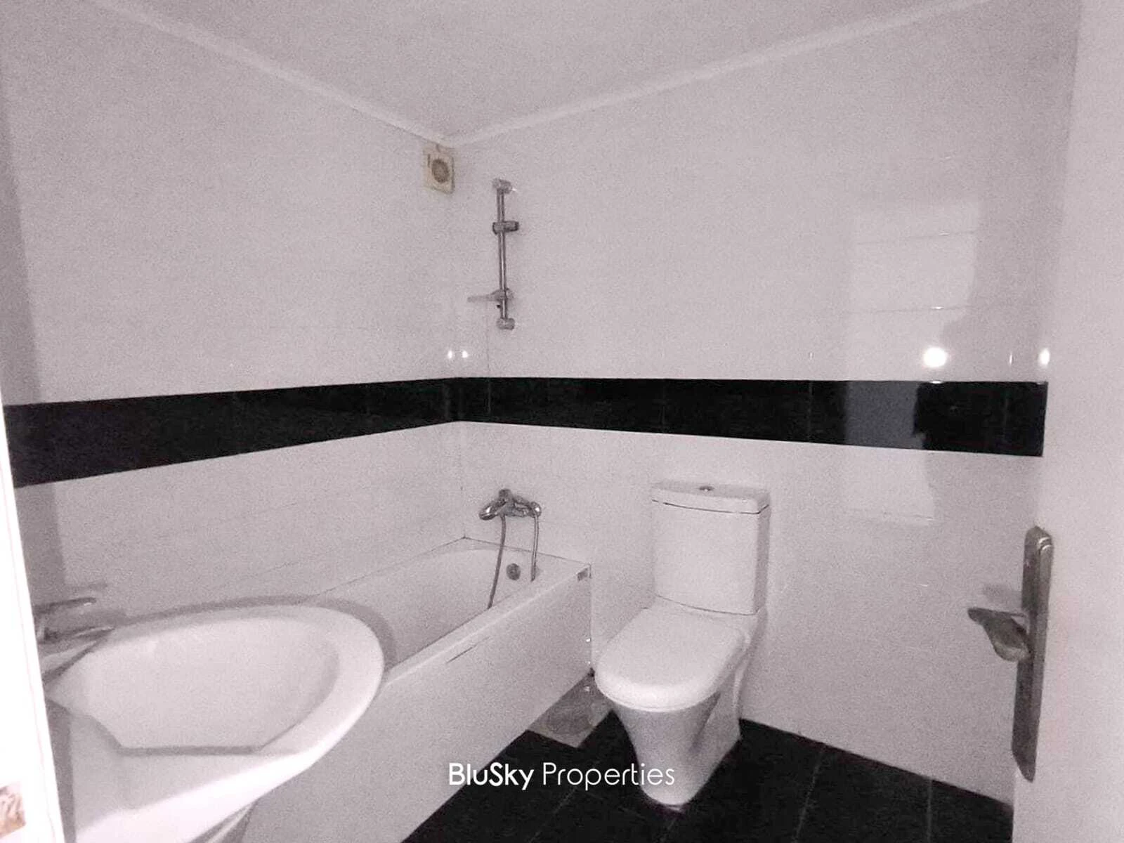 Apartment 100m² Balcony for Rent in Rabwe — photo 5