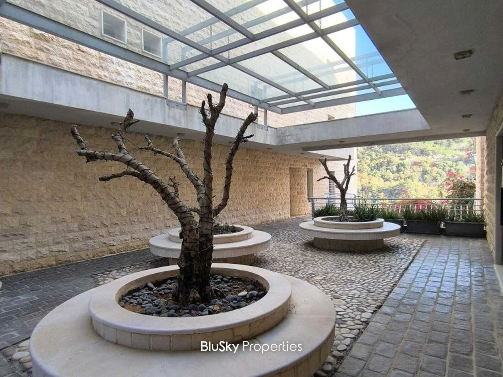 Apartment 148m² Mountain View for Sale in Rabwe — photo 2