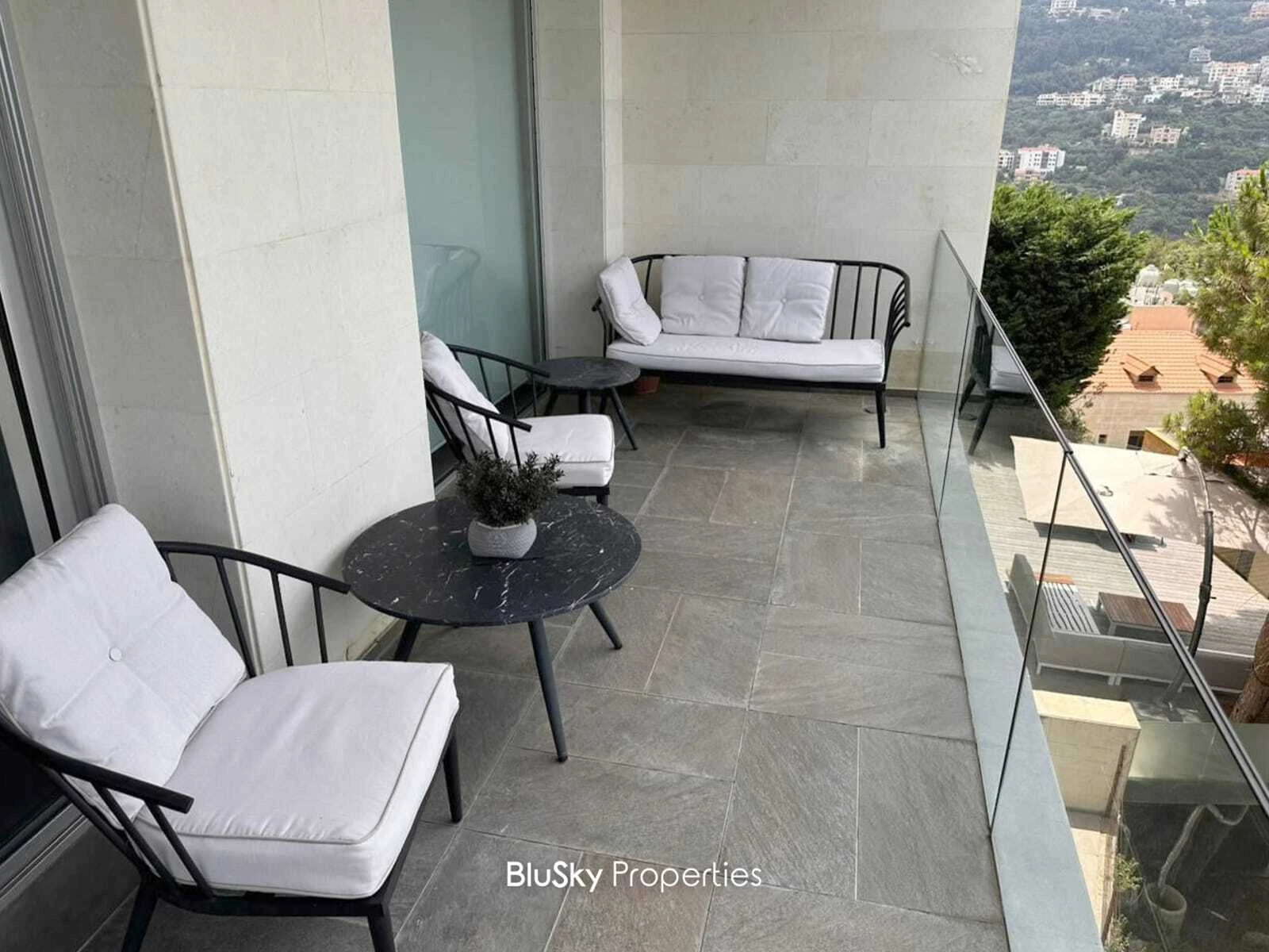 Apartment 198m² Balcony for Sale in Rabwe — photo 2