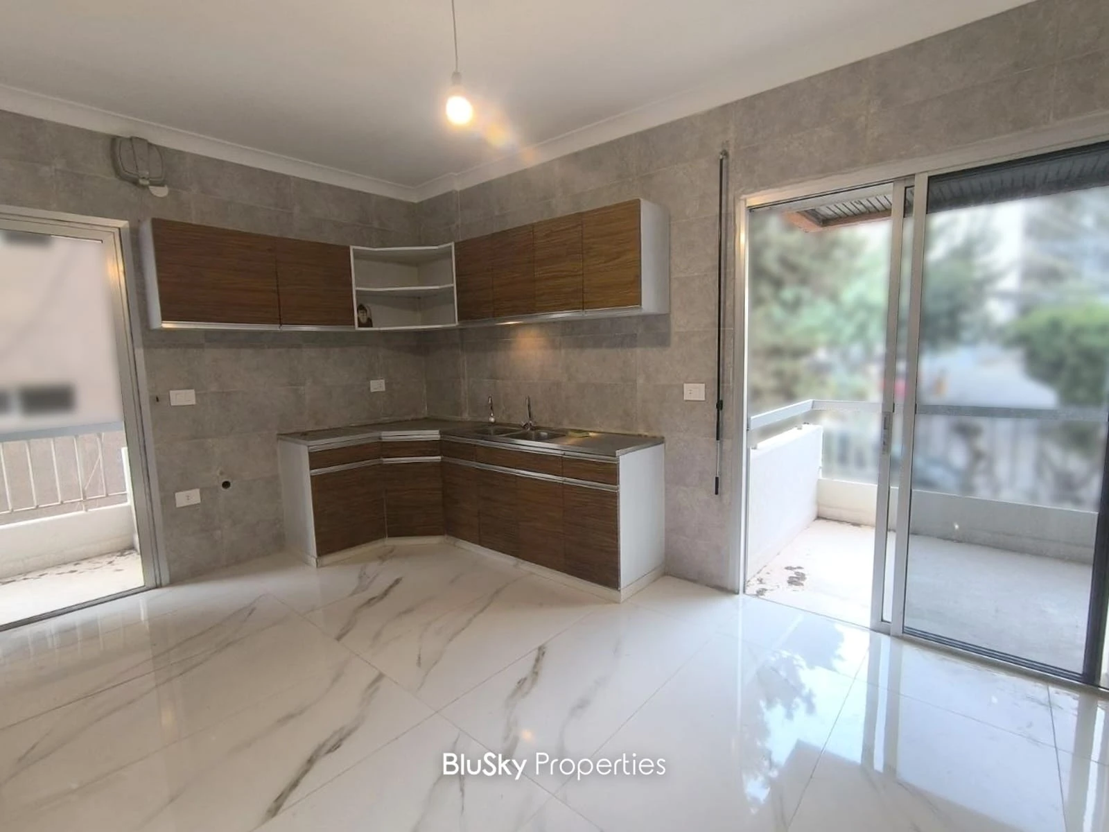 Apartment 200m² for Sale in Rabieh — الصورة 3