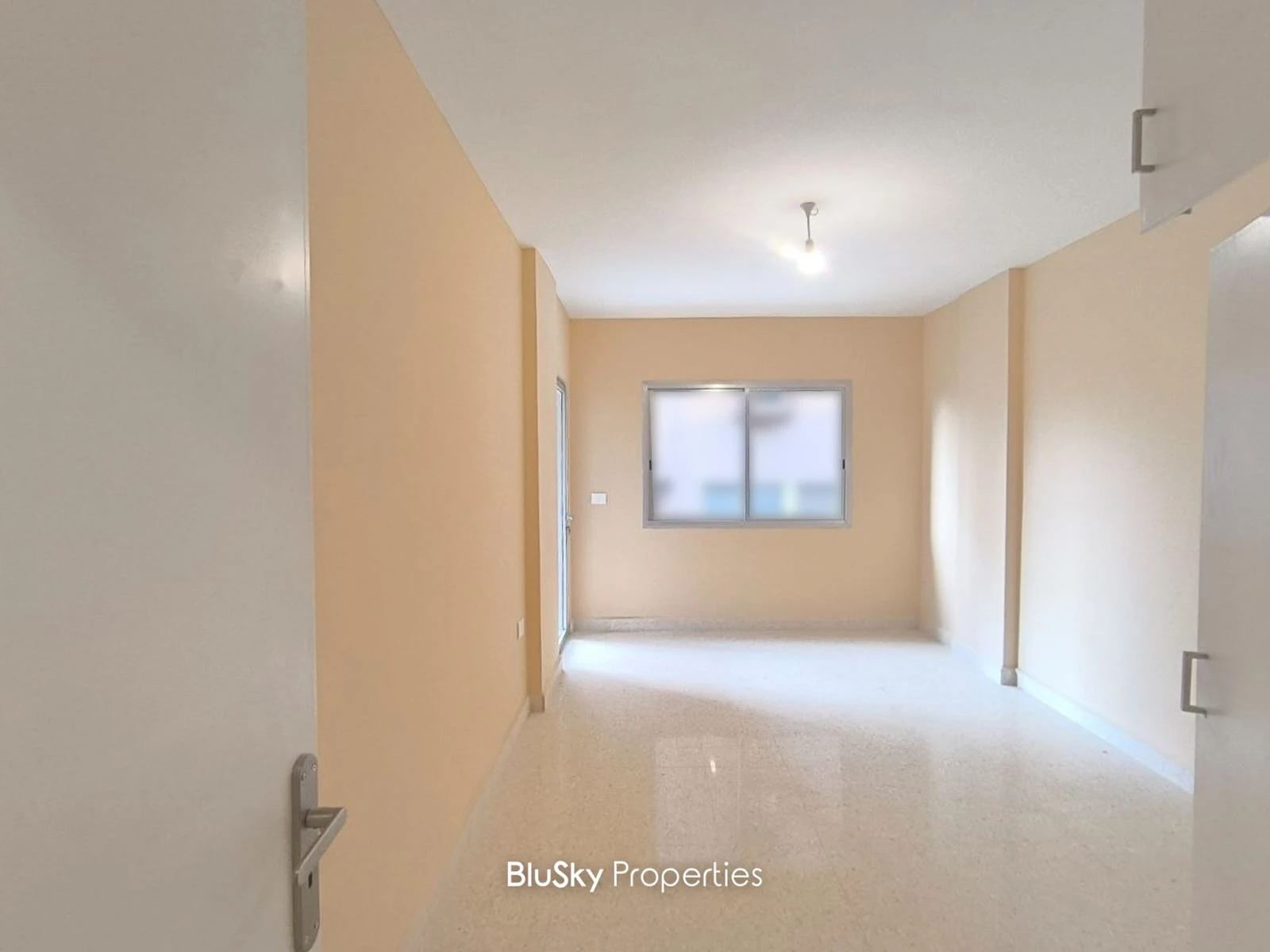Apartment 200m² for Sale in Rabieh — الصورة 4