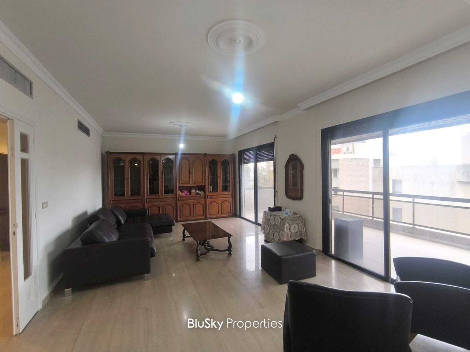 Apartment 300m² for Rent in Rabieh