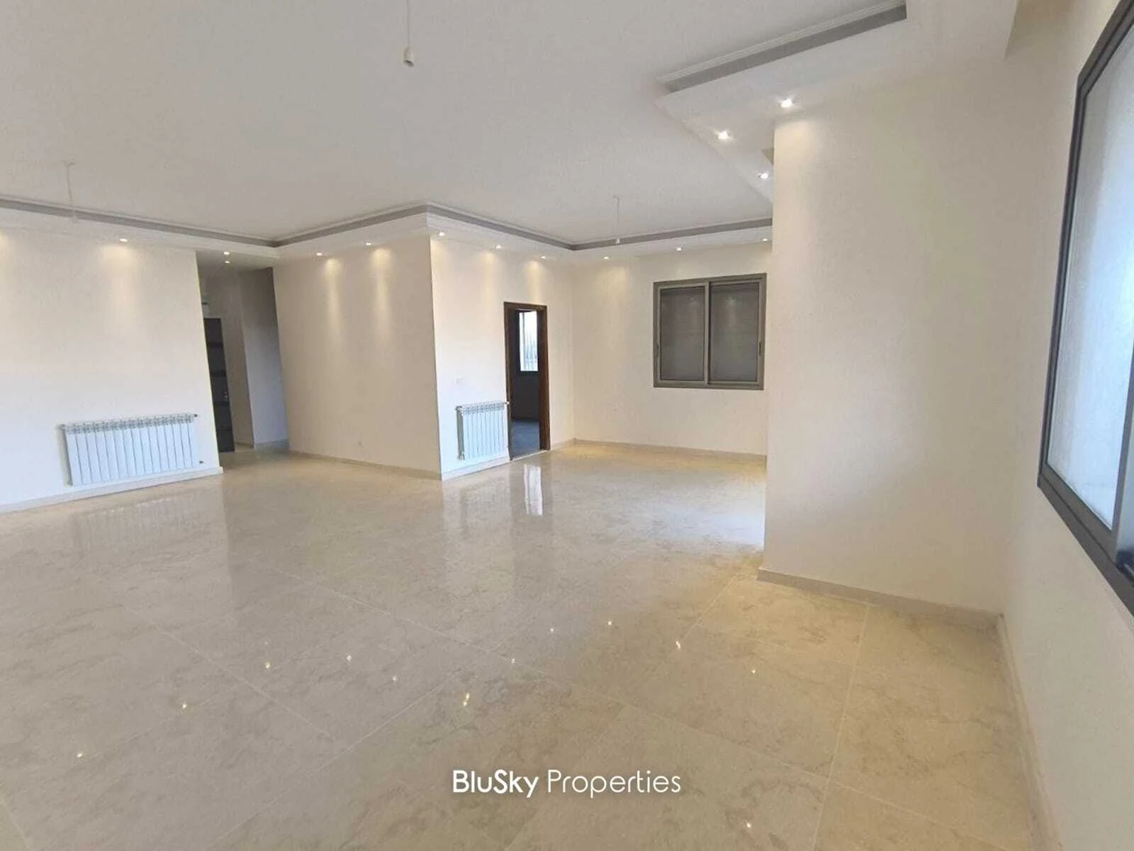 Apartment 300m² for Sale in Rabwe — الصورة 1