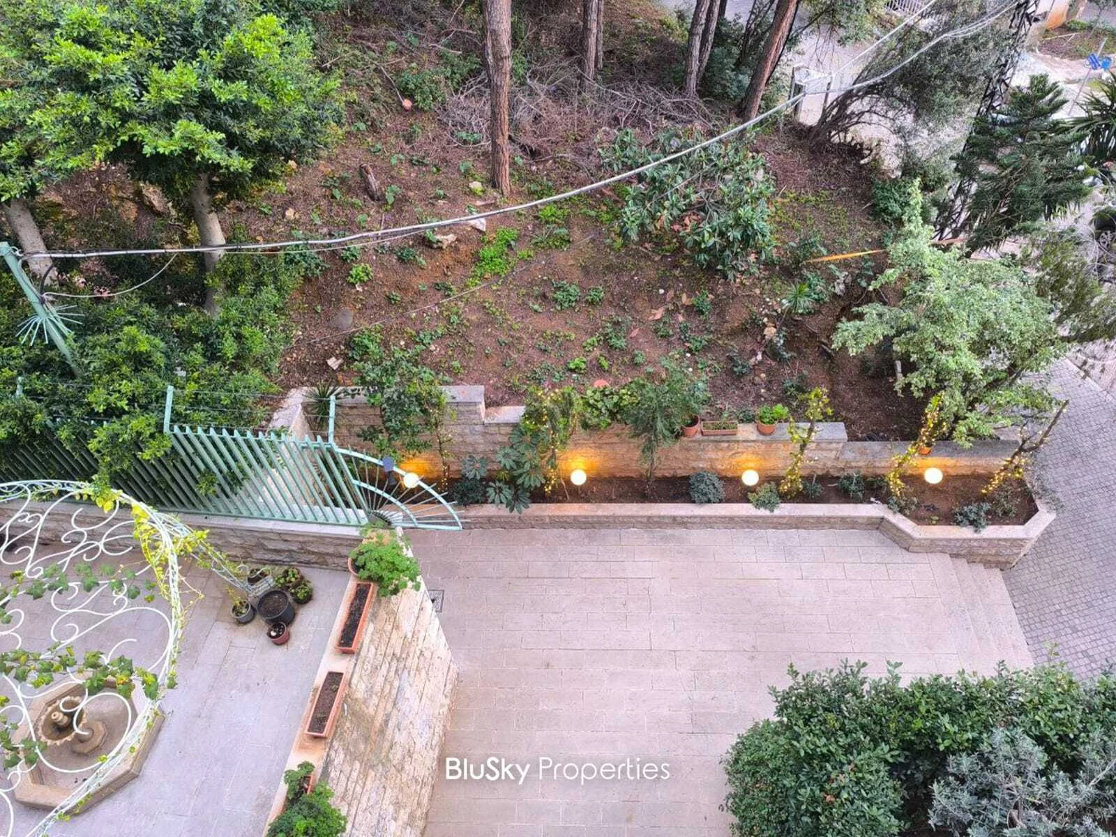 Apartment 350m² Terrace for Rent in Rabieh — الصورة 2