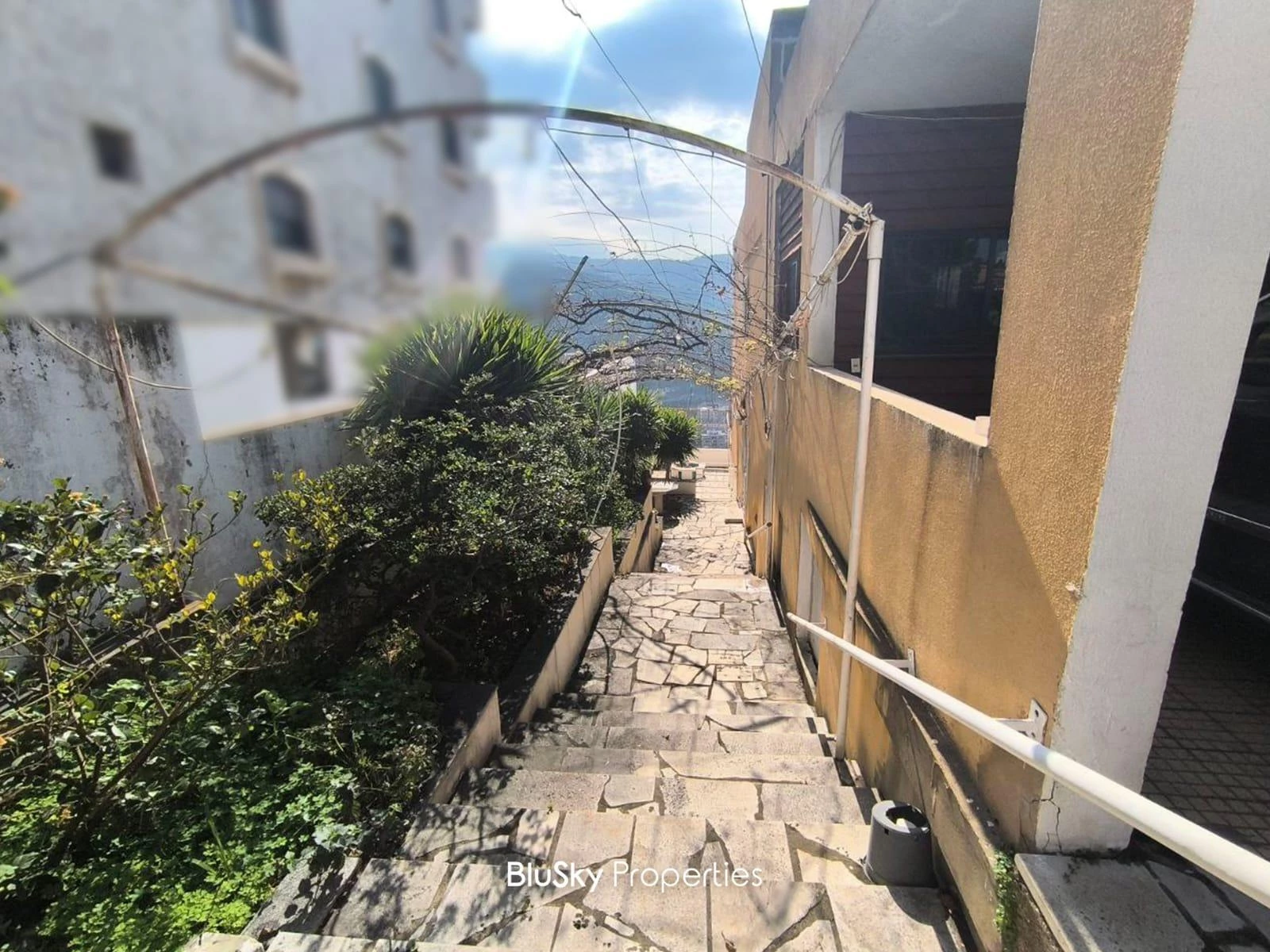 Triplex 525m² Balcony for Sale in Rabweh — photo 2