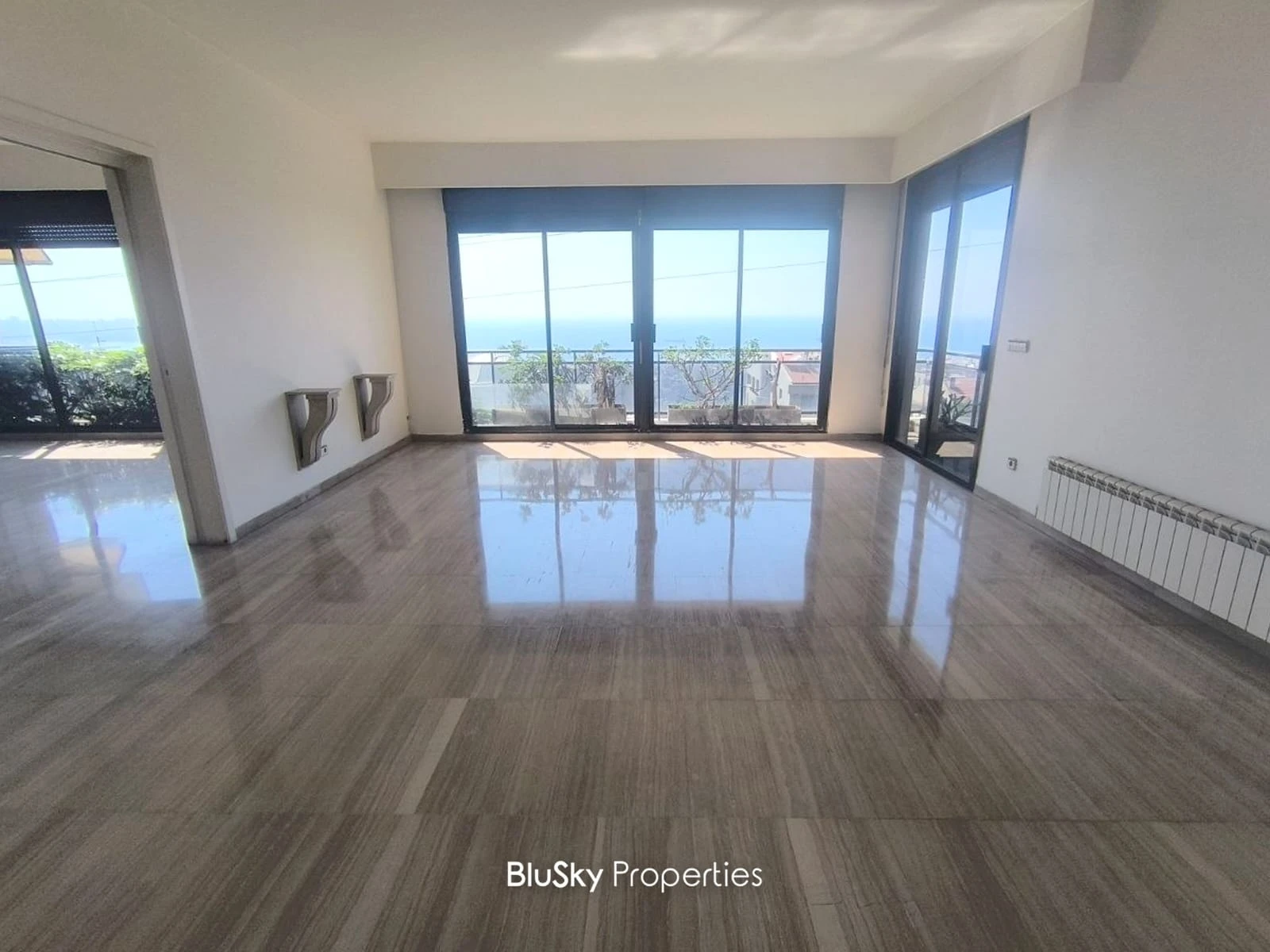 Apartment 570m² with Sea View for Sale in Rabieh — photo 2