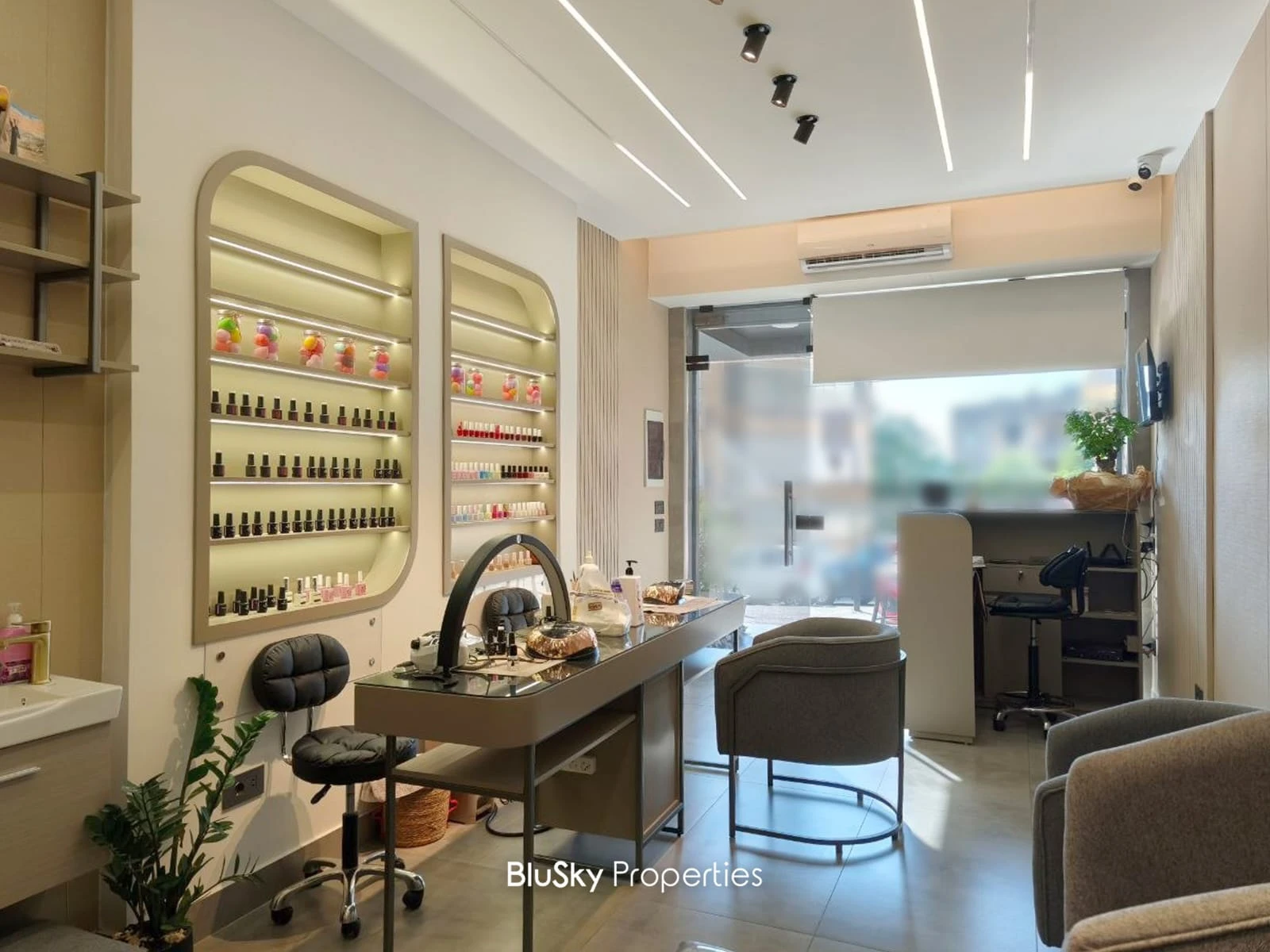 Shop 130m² for Rent in Rawda — الصورة 2