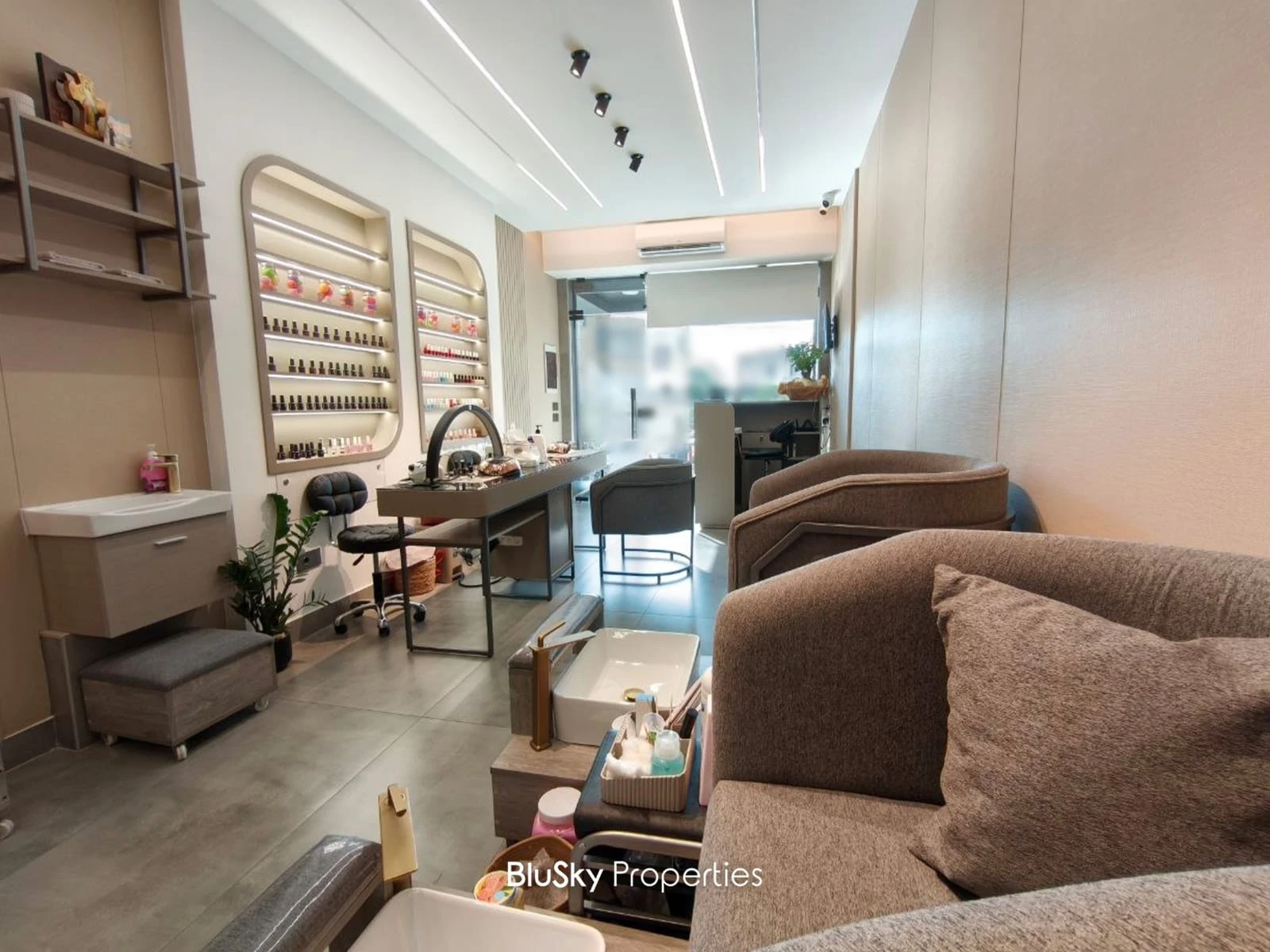 Shop 130m² for Rent in Rawda — الصورة 4