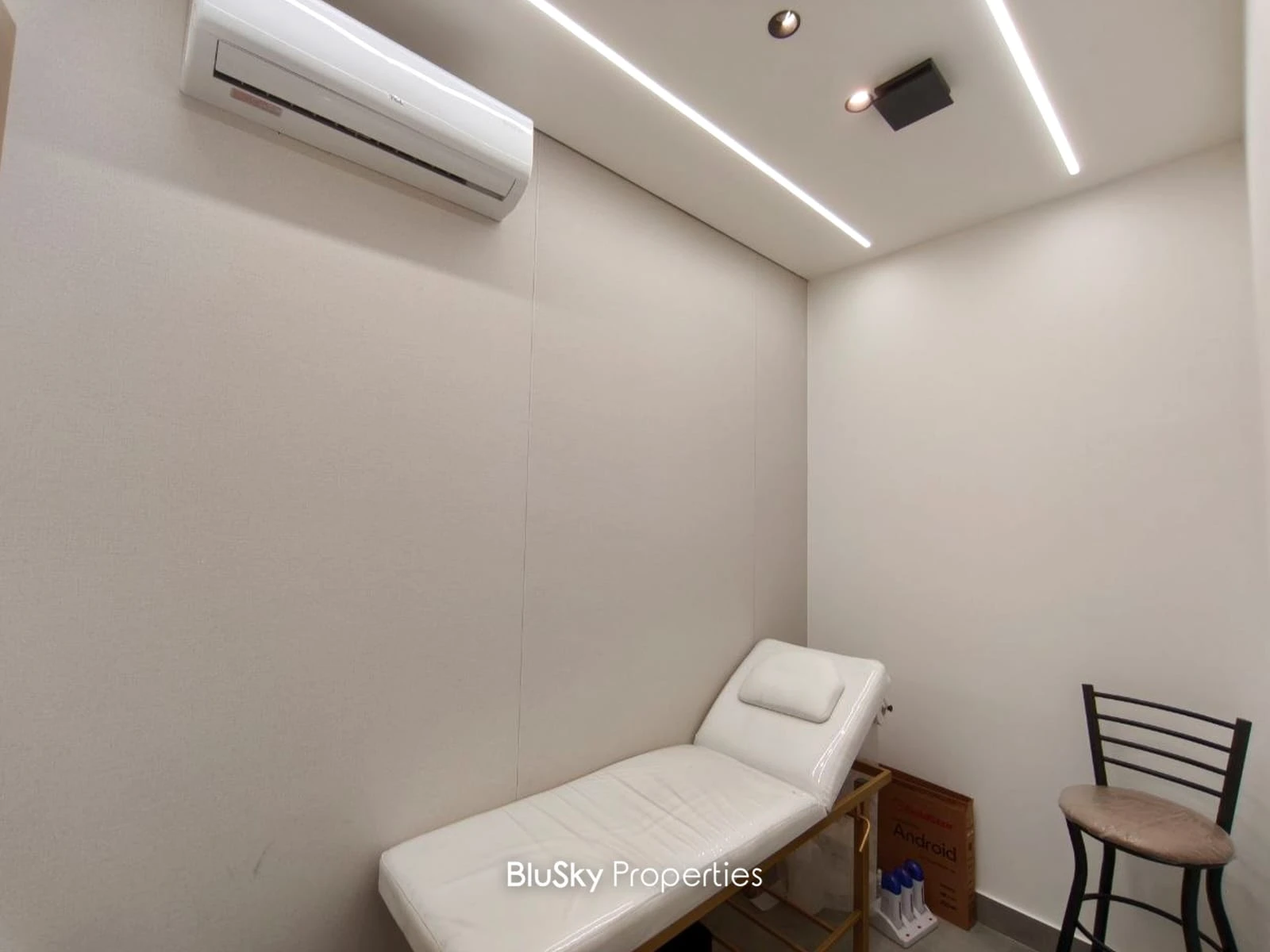 Shop 130m² for Rent in Rawda — الصورة 5