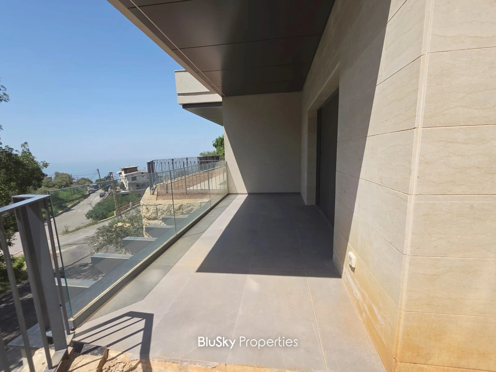 Apartment 152m² with Garden for Sale or Rent in Roumieh — الصورة 2