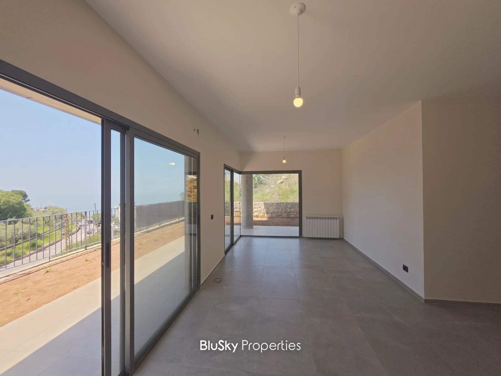 Apartment 170m² with Garden for Sale or Rent in Roumieh