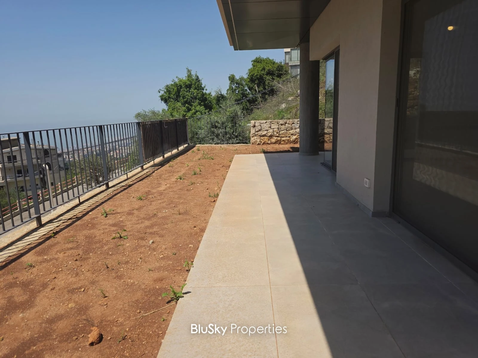 Apartment 170m² with Garden for Sale or Rent in Roumieh — photo 5