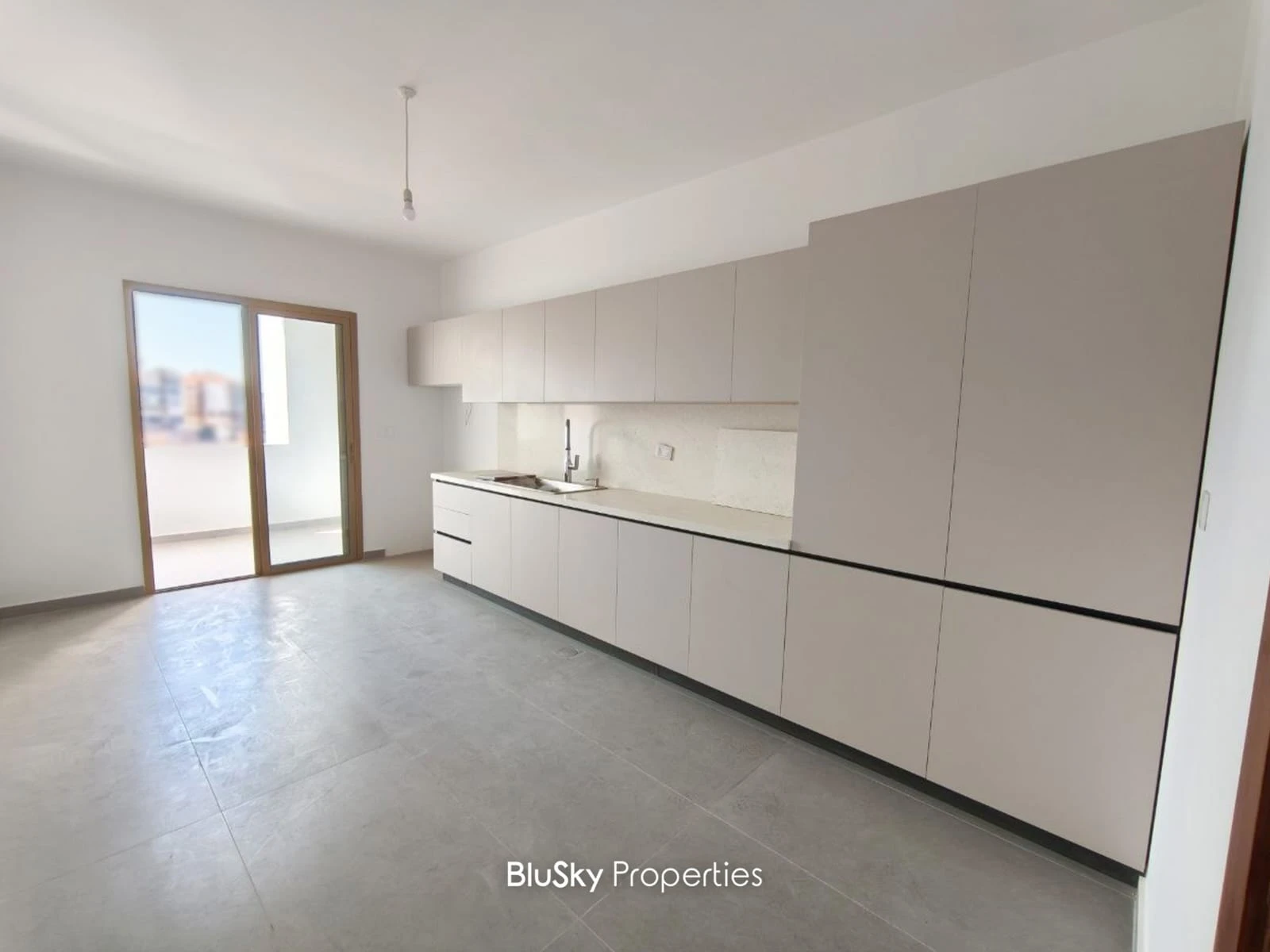 Apartment 175m² with Sea View for Rent in Roumieh — photo 4