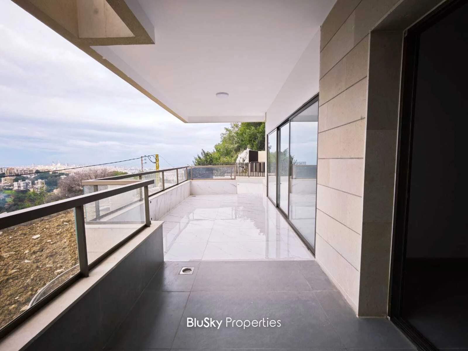 Apartment 177m² with Garden for Sale in Roumieh — الصورة 2