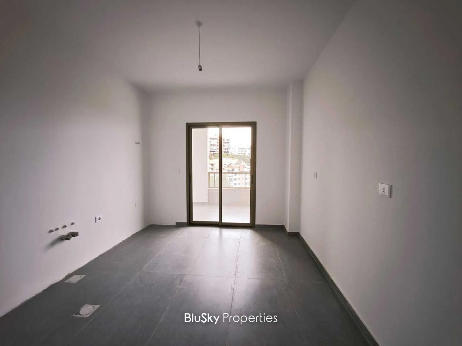 Apartment 177m² with Garden for Sale in Roumieh — الصورة 4