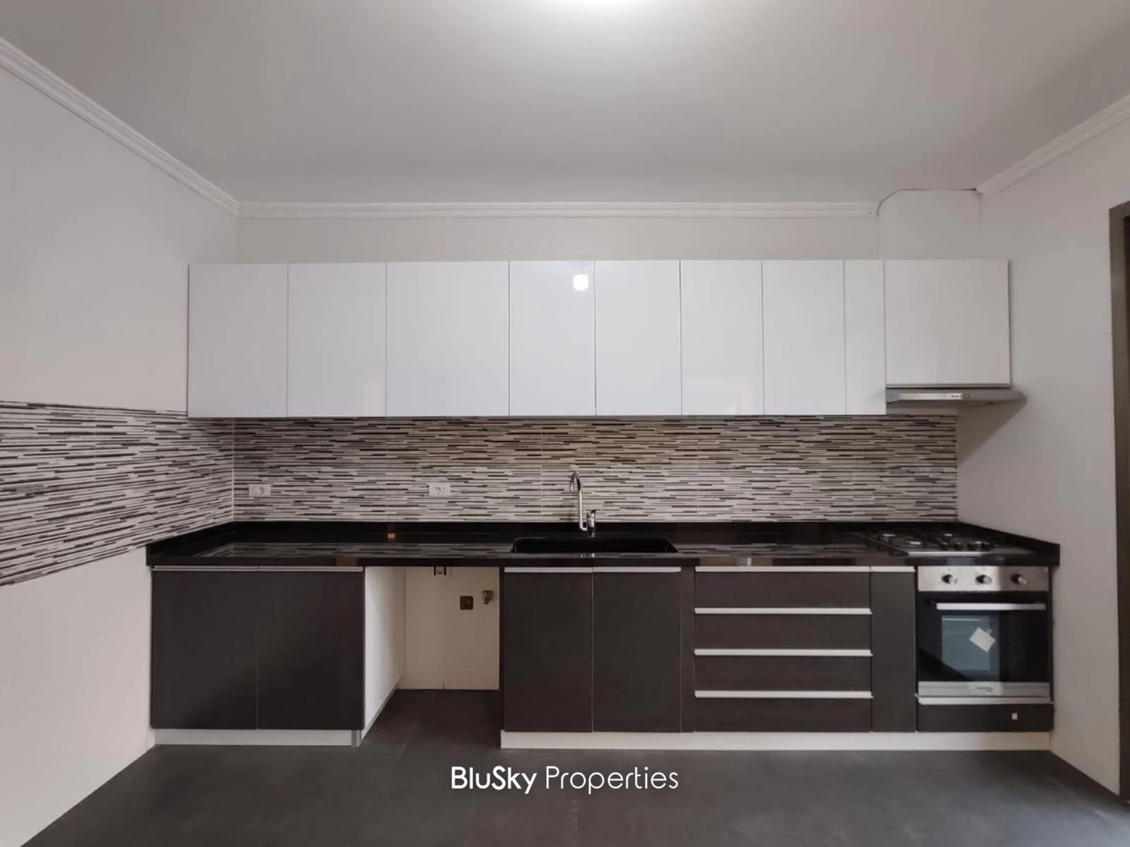 Apartment 250m² Balcony for Rent in Roumieh — الصورة 3