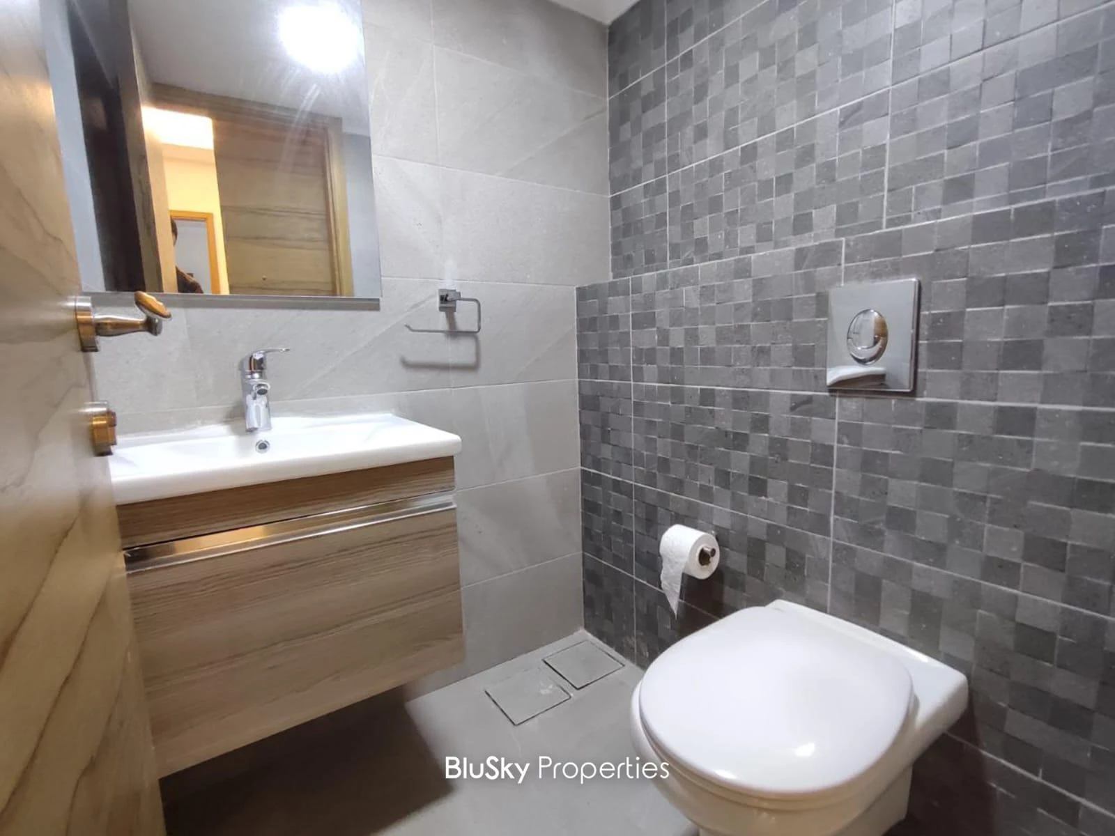 Apartment 250m² Balcony for Rent in Roumieh — الصورة 4