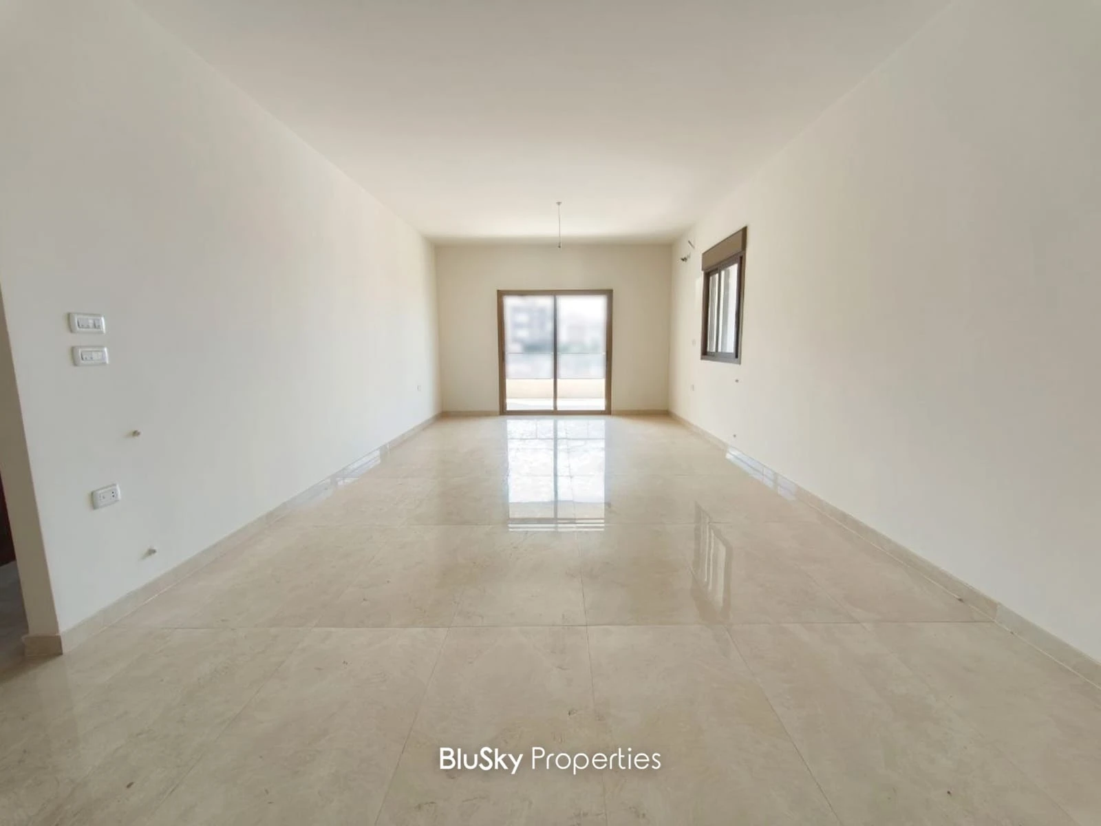 Duplex 255m² with Sea View for Sale in Roumieh