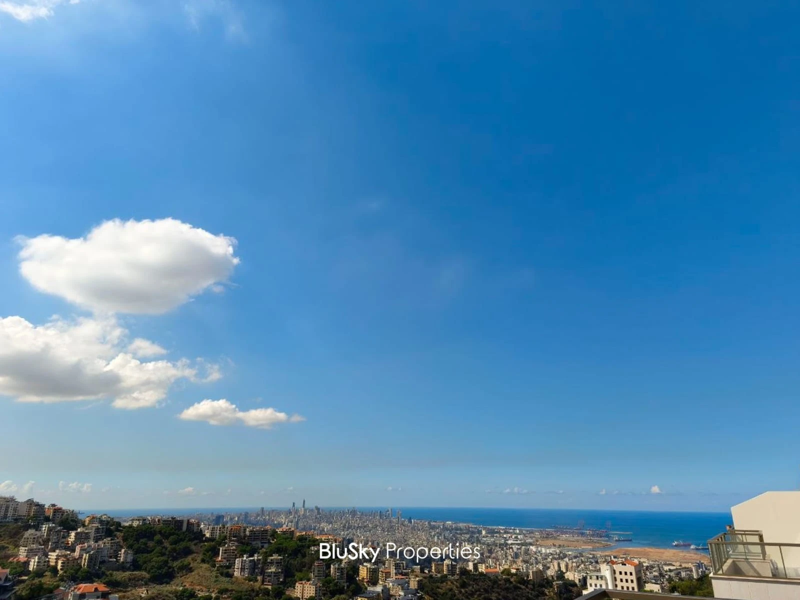 Duplex 255m² with Sea View for Sale in Roumieh — photo 3