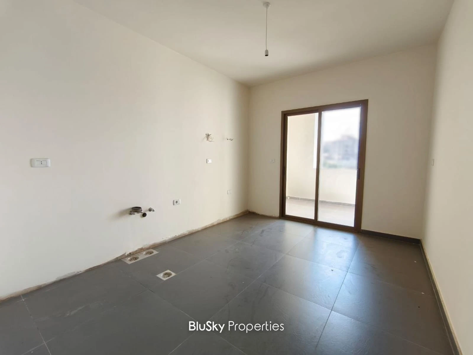 Duplex 255m² with Sea View for Sale in Roumieh — photo 4