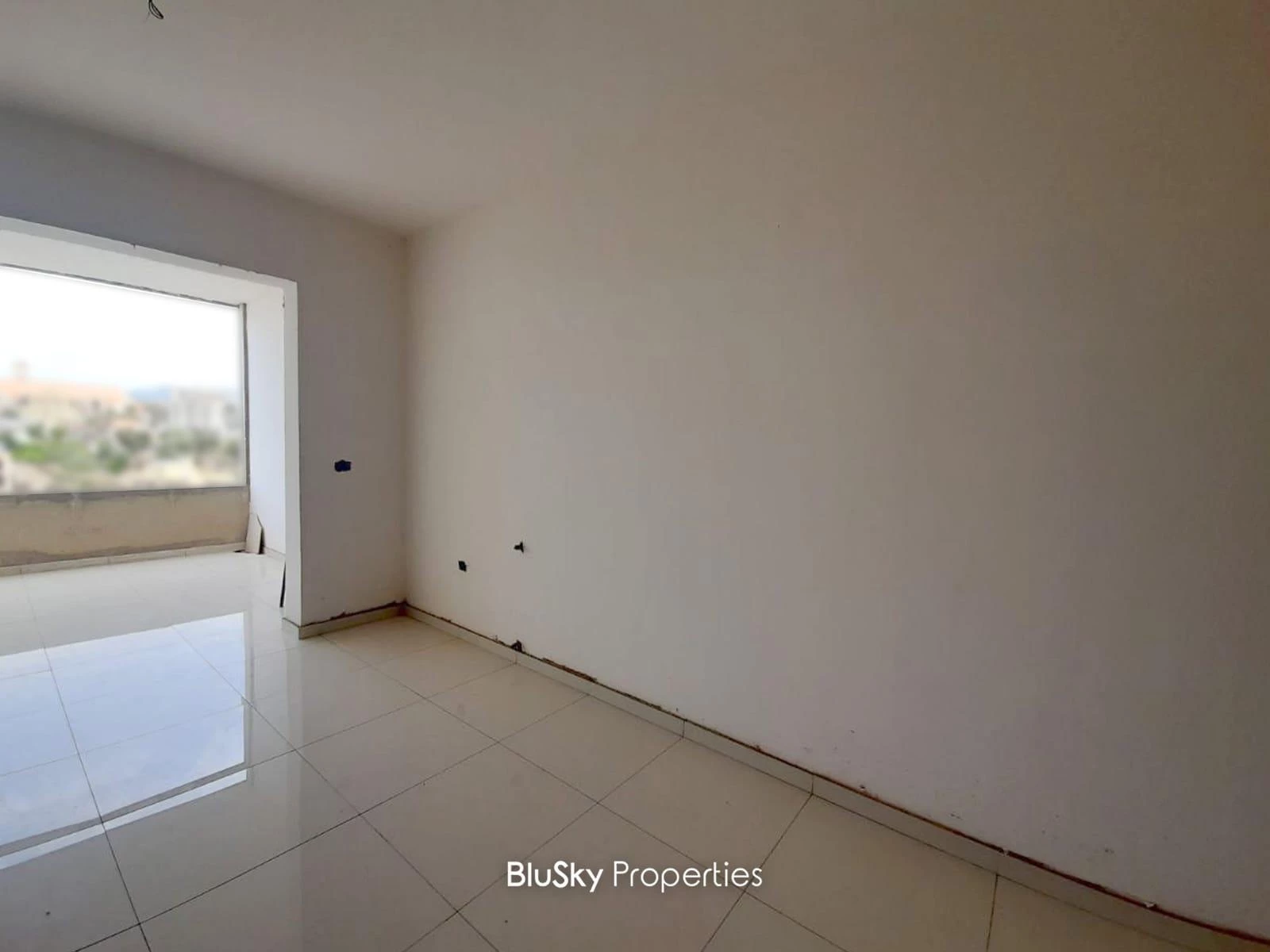 Apartment 100m² Sea View for Sale in Safra