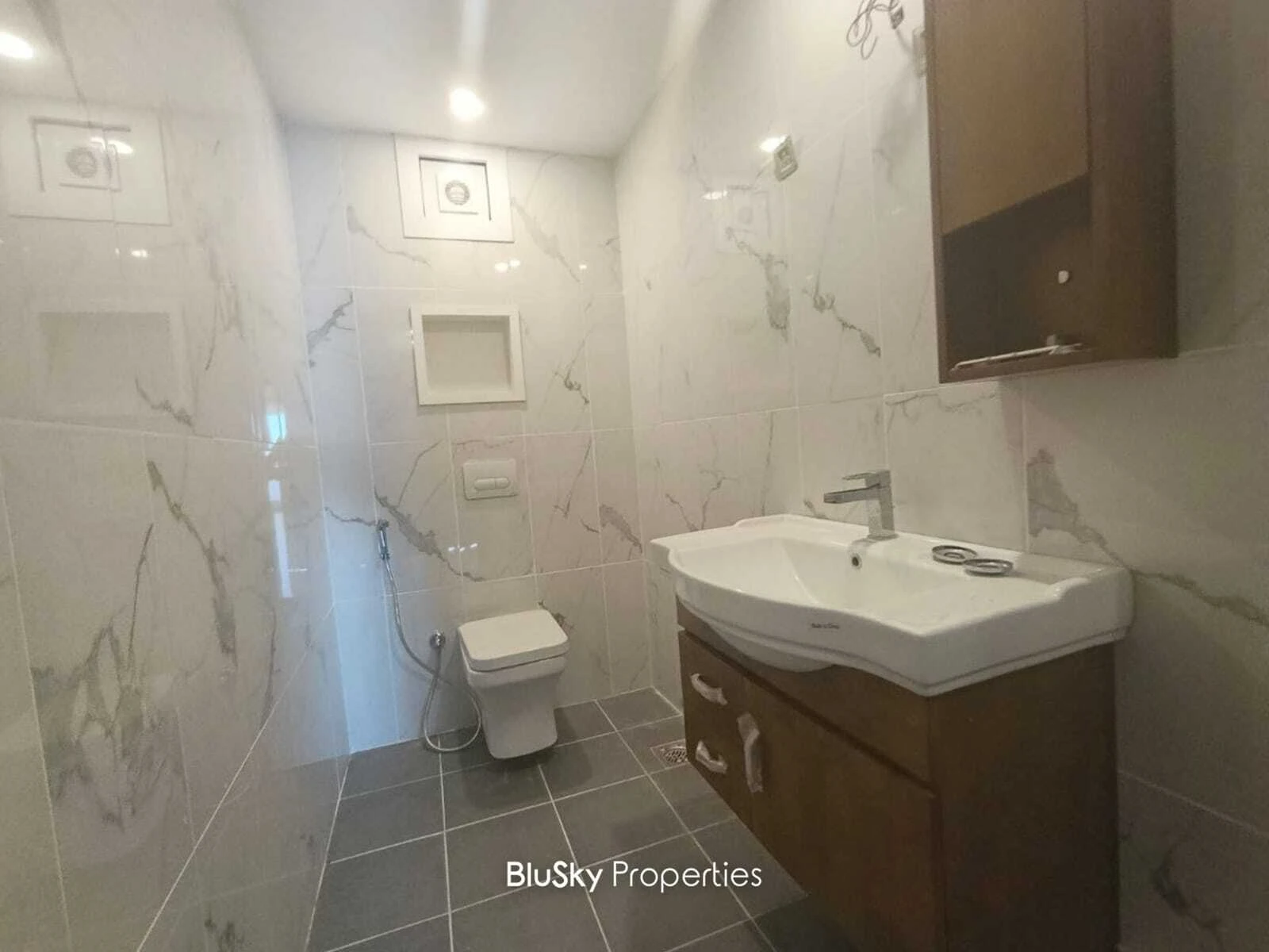 Apartment 212m² Sea View for Sale in Sahel Alma — photo 4