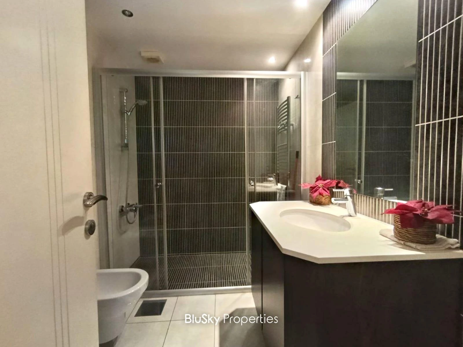 Apartment 235m² Sea View for Sale in Sahel Alma — photo 5