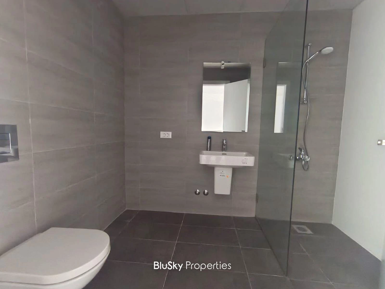 Apartment 236m² Terrace for Rent in Sahel Alma — الصورة 5