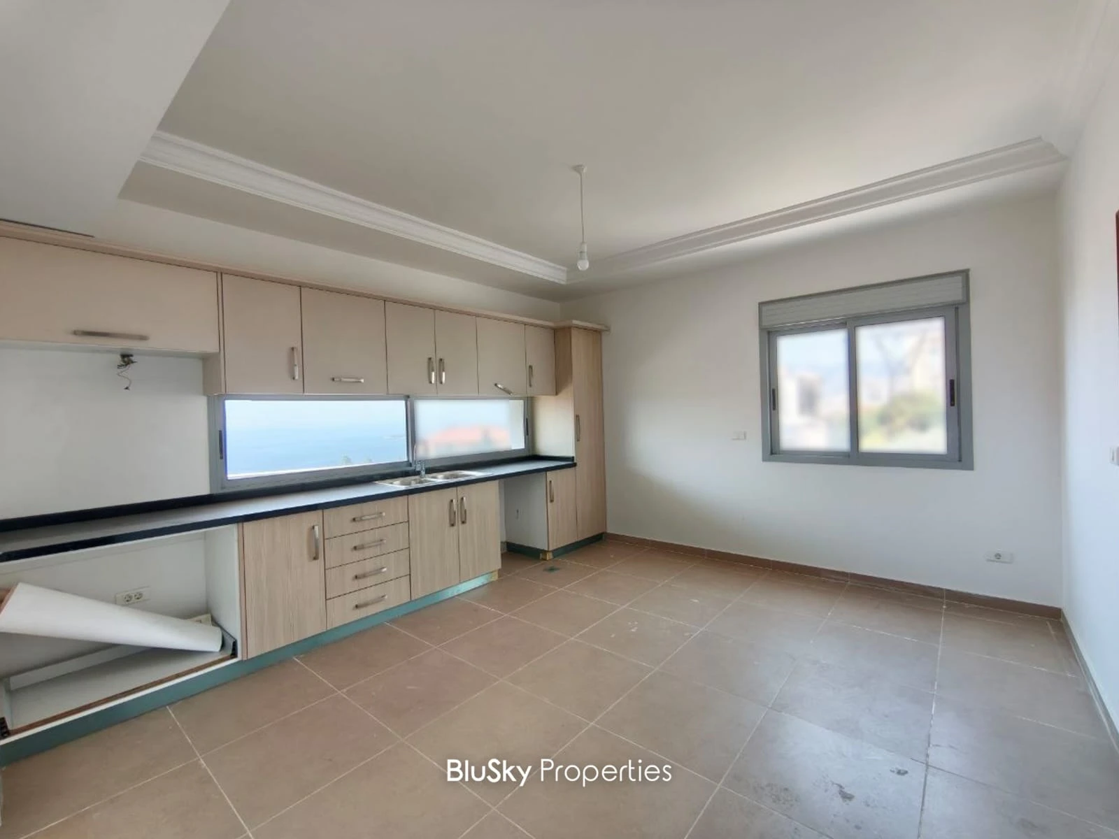 Apartment 300m² with Sea View for Sale in Sahel Alma — photo 3